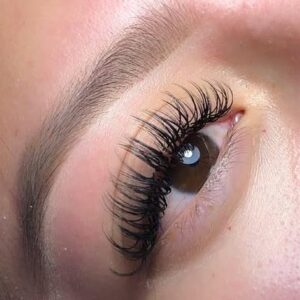 Depilación de Cejas con Hilo